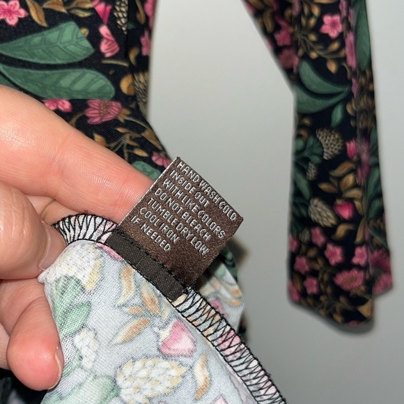 J.MCLAUGHLIN Manor Floral Signature Tee Size Large - Picture 6 of 10